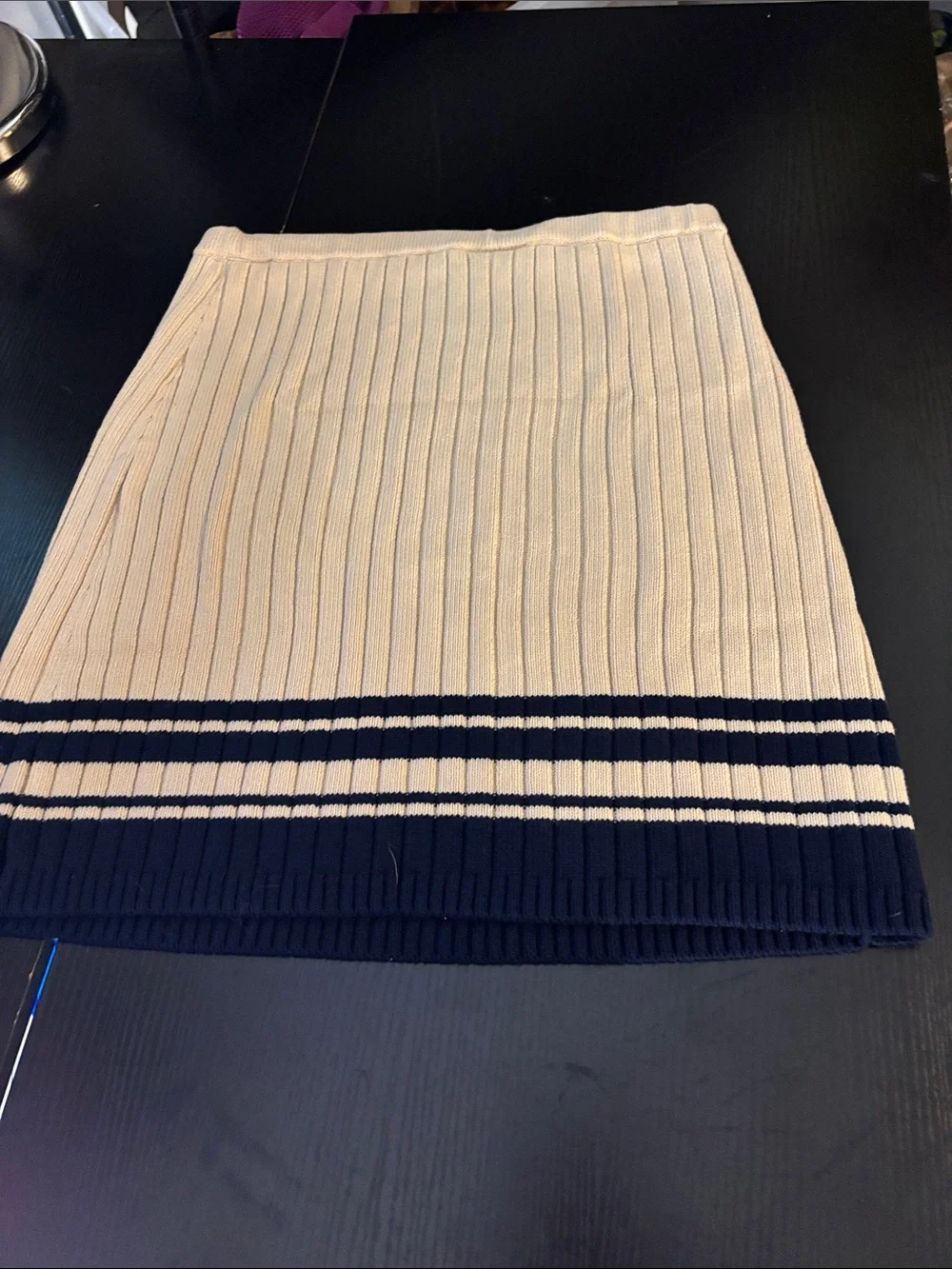 Tory Burch Beige Knitted A-lined Striped Skirt- Size Medium